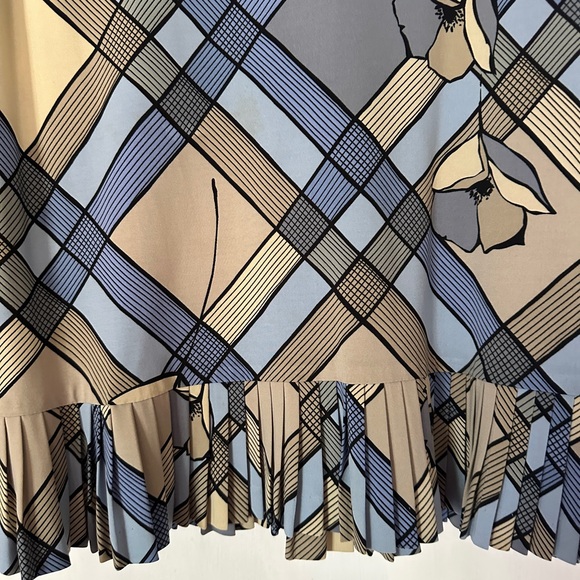 Vintage BCBG MAXAZRIA Skirt - Picture 10 of 10